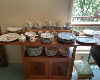 Cumberland Brambleberry stoneware dish set 