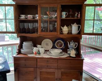 Vintage Ethan Allen hutch