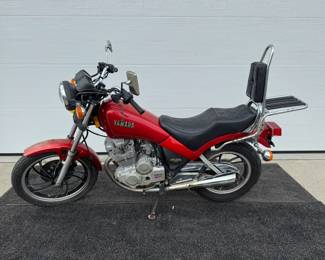 1983 Yamaha Maxim 400 Motorcycle 