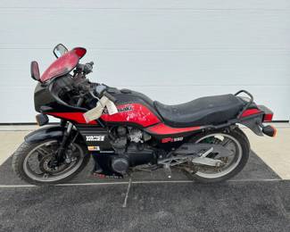 1985 Kawasaki Uni-Trak GPZ 550 Motorcycle
