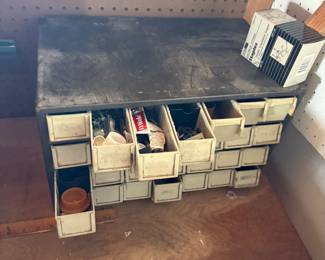 bolt cubby