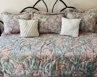 Black iron trundle bed