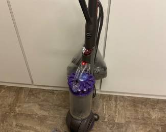 DYSON VACUUM