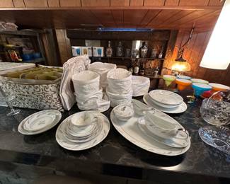 Mikasa ‘Wheat Redondo’ Dinnerware - service for 12 plus serving pieces