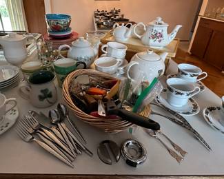 Teapots, Tea Cups & Irish Mugs