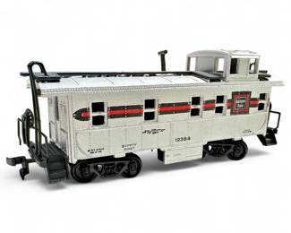 Bachmann Burlington Route #12384 Silver Caboose HO Scale