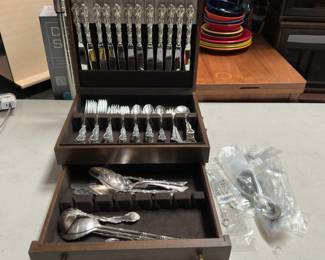 93-Piece Stainless Silverware Set by Hampton Silversmiths & Oneida