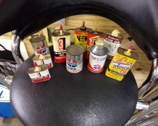 Assorted oil cans