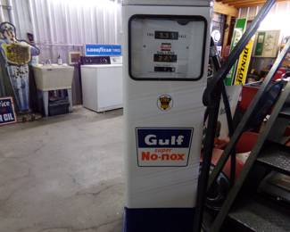 1950's Gulf No-nox original pump with all the guts! 