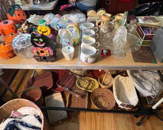 Halloween, Fall & Easter decor
Vintage ceramic pieces, crystal glassware, baskets and more