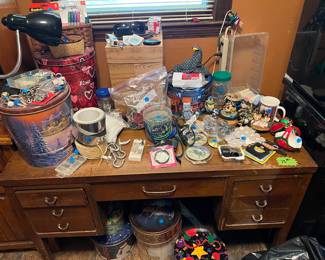 Wood desk
Misc items