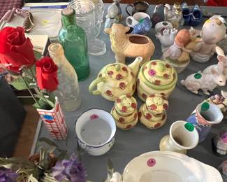 Pottery, bottles, ceramics, lots of vintage collectibles