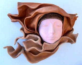 14 NidarArtLeatherFaceSculpture