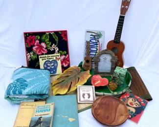 91 HawaiianSouvenirandThemedDecorLot