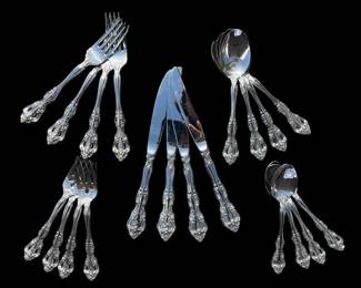 113 OneidaStainlessMichaelangeloPattern20PieceFlatwareSet