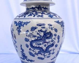 162 LargeVintageBlueandWhiteChinoiserieStyledUrnVasewithLid