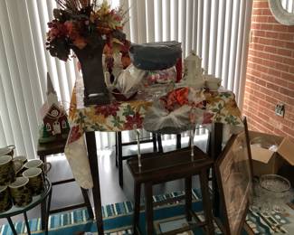 BARRISTA TABLE. HOME DECOR
