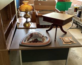 ANTIQUE TABLE, AMBER SHADE LAMP