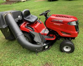 TROY BILT SUPER BRONCO MOWER, 46'', KOHLER 20HP ENGINE WITH BAGGER