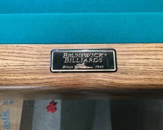 BRUNSWICK POOL TABLE, BUD LIGHT LIGHT
