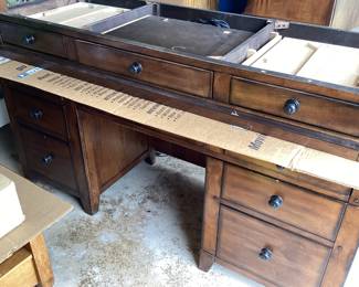 2 DESK
