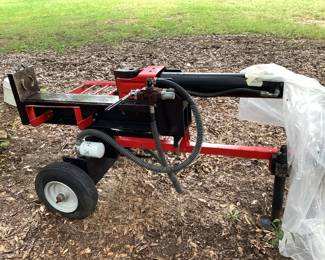 WOOD SPLITTER, BRIGGS STRATTON ENGINE
