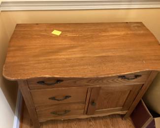 VTG. CHEST OF DRAWERS