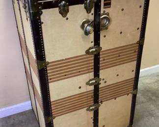 VTG. OSHKOSH CHIEF WARDROBE STEAMER TRUNK