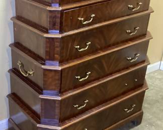 MAITLAND SMITH GEORGE III STYLE TIERED MAHOGANY CHEST OF DRAWERS NO SHIPPING PICKUP ONLY