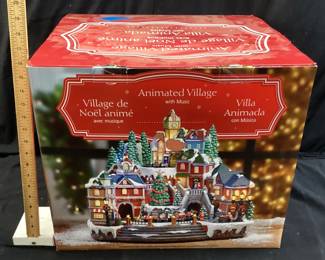 ANIMATED CHRISTMAS VILLAGE w MUSIC, 8 HOLIDAY CLASSICS 15in by 17in