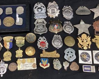 ASSORTED U.S. MILITARY MEDALS, SECURITY, DEPUTY, GUARD & DETECTIVE BADGES, KOREAN WAR VET PINS, MISCELLANEOUS PINS