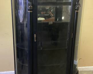 REGENCY STYLE BOW FRONT CHINA CABINET NO SHIPPING PICKUP ONLY