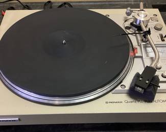VTG. PIONEER FULL AUTO DIRECT DRIVE TURNTABLE PL-560, METERED SPEED CONTROL GOOD WORKING CONDITION