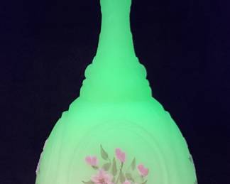1977 FENTON CUSTARD SATIN, URANIUM MEDALLION FLORAL BELL, HAND PAINTED, SIGNED, 6.5in H