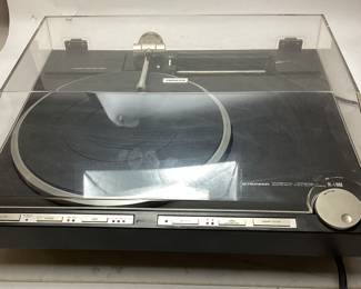 VTG. PIONEER PL-L1000 LINEAR STEREO TURNTABLE IN GOOD WORKING CONDITION, THIS ITEM DOES NOT HAVE A NEEDLE OR CARTRIDGE. ALL FUNCTIONS ARE WORKING. TANGENTIAL TRACKING, DIRECT DRIVE, MAGNETIC INDUCTION, LINEAR MOTOR ARM