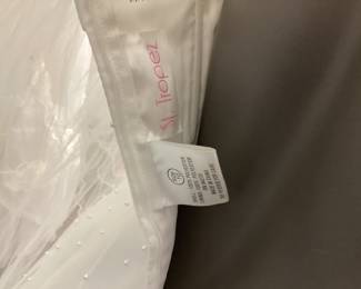SIZE 10 ST. TROPEZ WEDDING DRESS 10FT VAIL SIZE 10 STRAPLESS ST. TROPEZ WEDDING DRESS 10FT VAIL AND SHORT VAIL