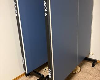 Like-new ping pong table 