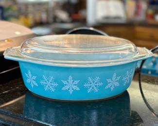Pyrex snowflake casserole