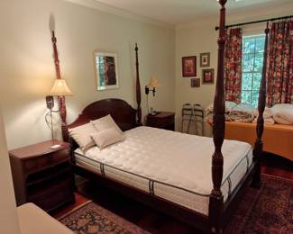 215 Mahogany Four Poster Queen Bed 67x87x88