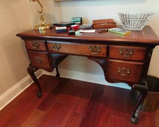 204 Georgetown Galleries Chippendale Style Five Drawer Desk 45x19x30