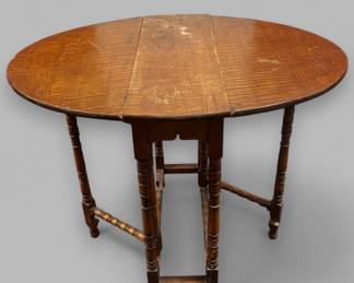 William And Mary Style Turned Gate Leg Table 
