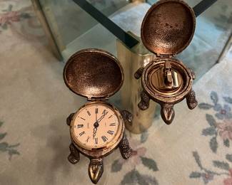 Turtle Clock, Turtle lighter