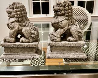 Pair of cast concrete foo dogs, 10"H