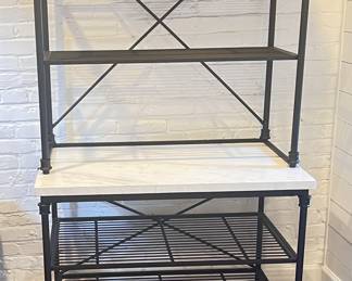 Display hutch with shleving