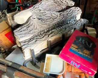 Gas fireplace logs