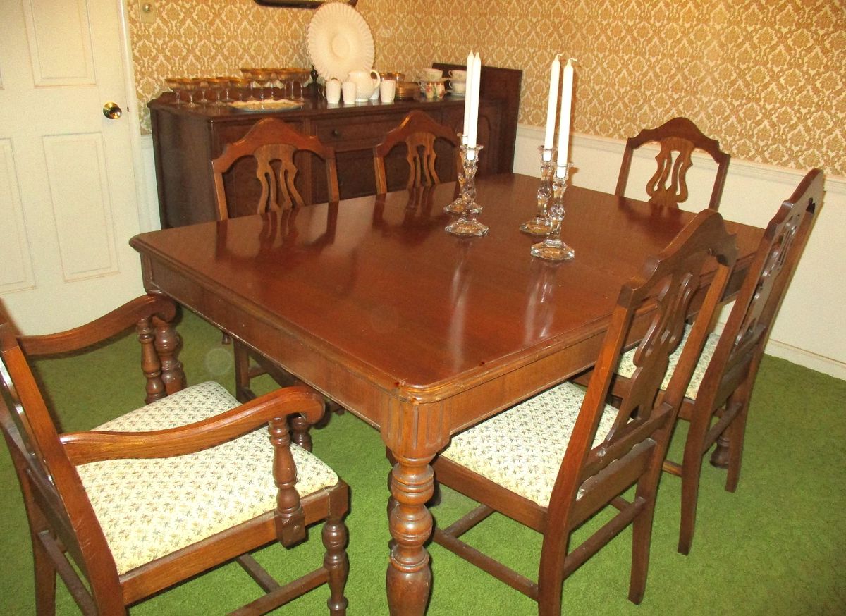 Dining Room Group by Lammert