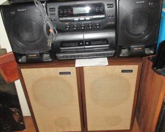 Vintage Stereo.. Advent Speakers