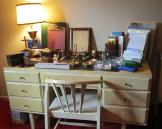 Vintage Desk & Vintage Accessories