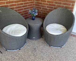 Nautica Swivel chairs with table