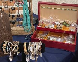 vintage/new jewelry